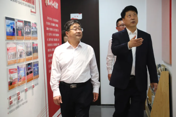 济宁市兖州工业园区党工委书记、管委会主任王智一行到访苏州市山东商会